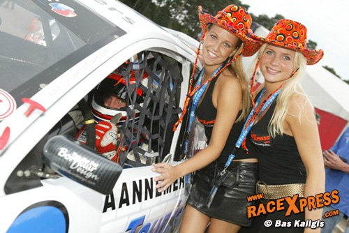 FOTO gallery Zolder Super Prix - Part2; Sexy babes, F1 sound en brullende bolides
